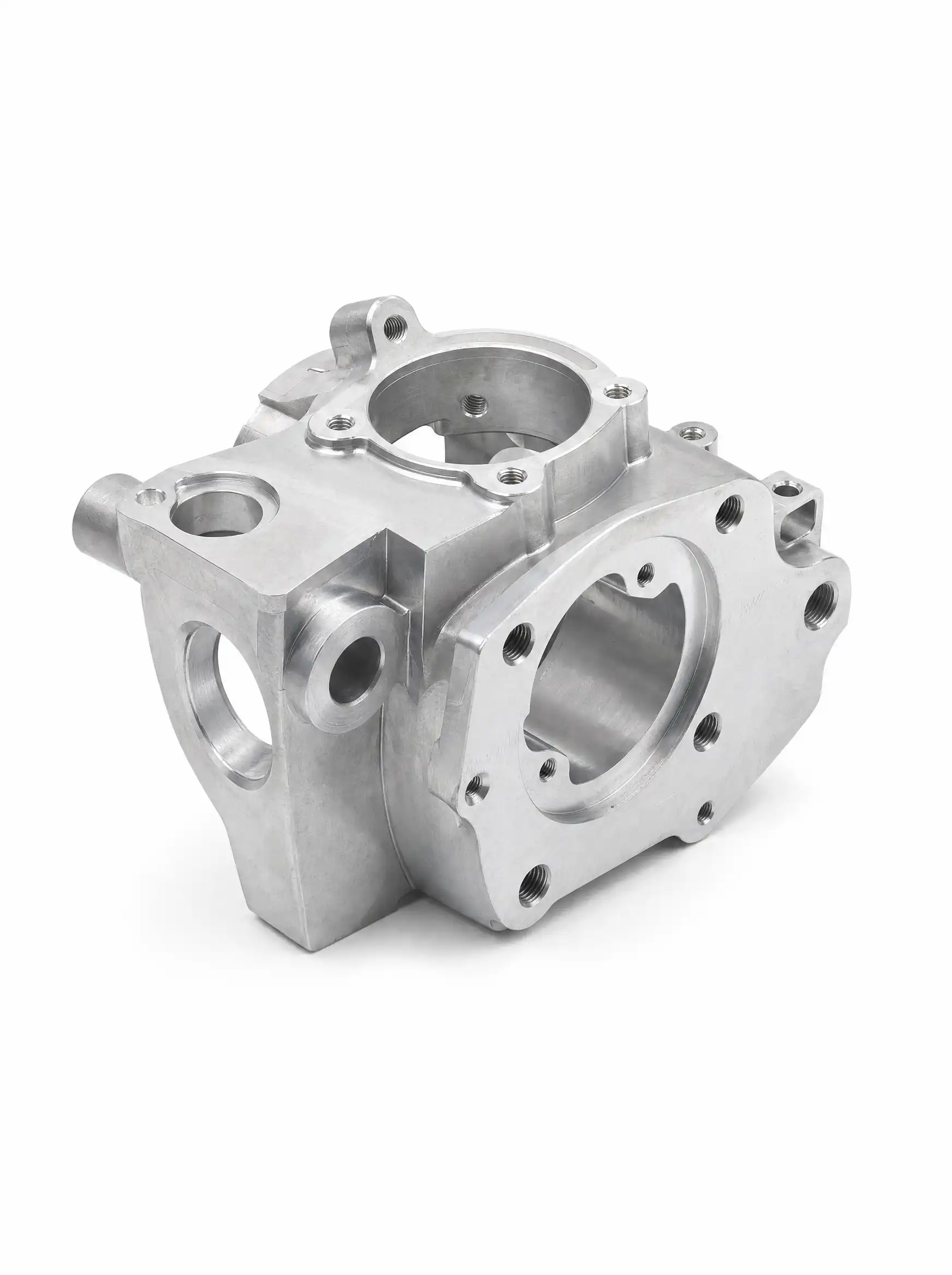 Beyaz fonda CNC metal parça endüstriyel ürün çekimi